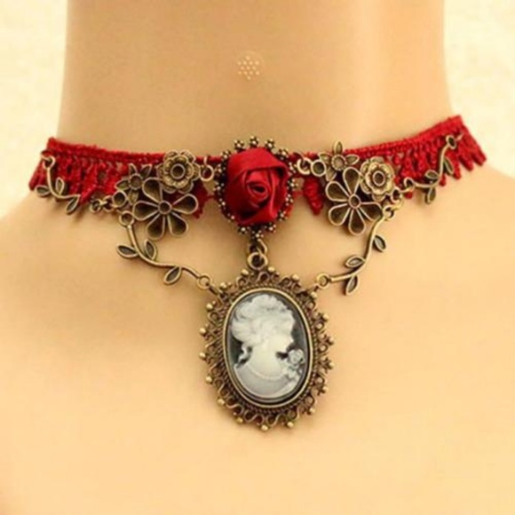 Jewelry - Red Rose Crochet Cameo Pendant Choker Bib Necklace